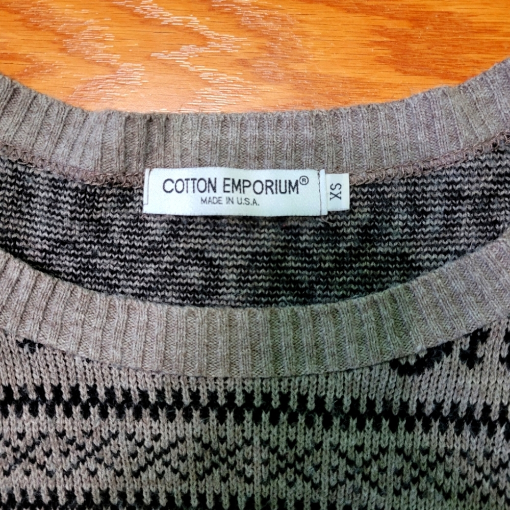 Sweater - Picture 2 of 4